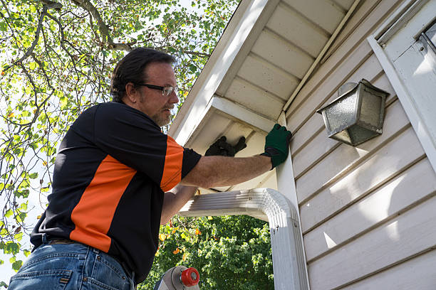 Siding Removal and Disposal in Mountain Brook, AL